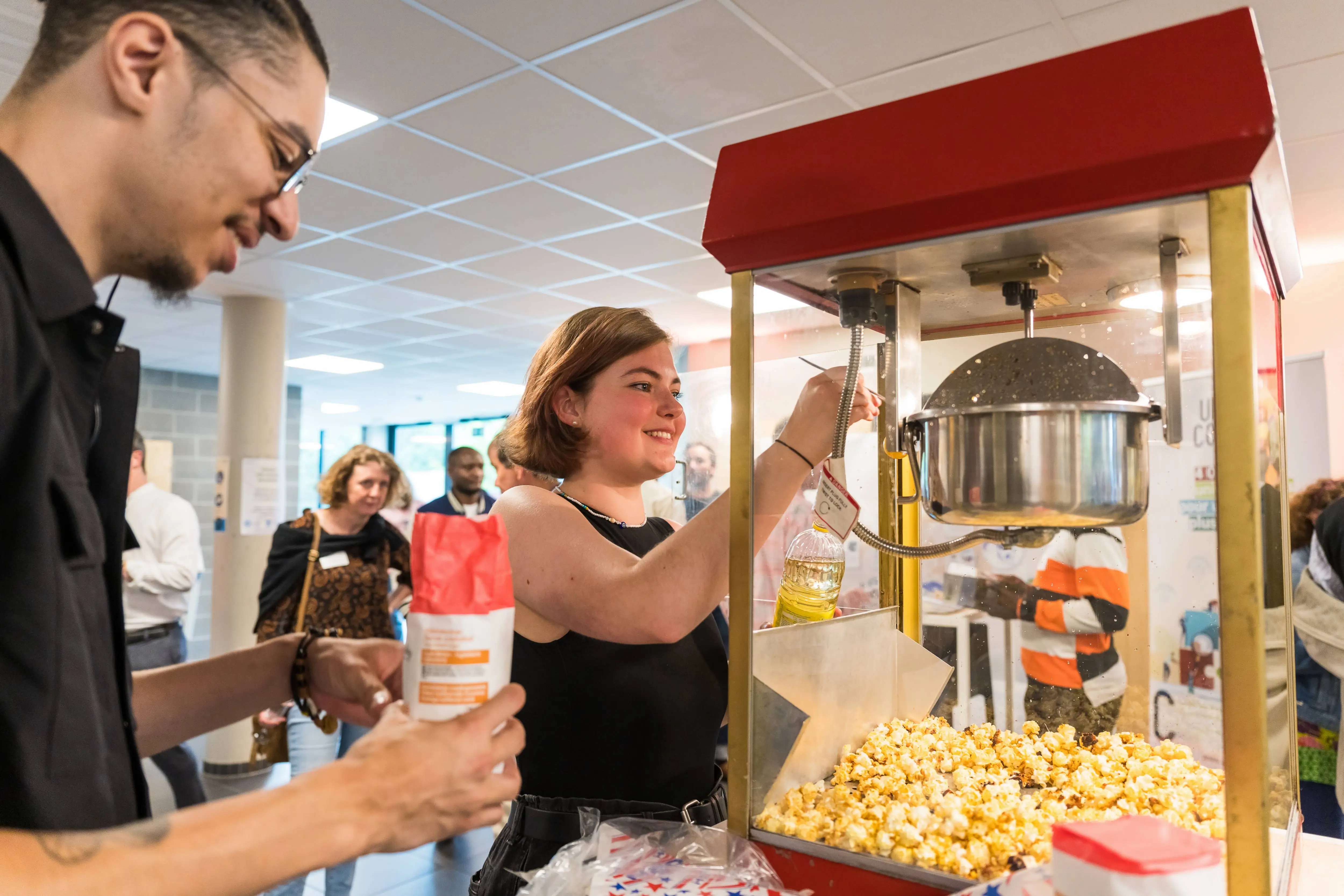 Popcorn activation at an institutional event at ULB for ARES.